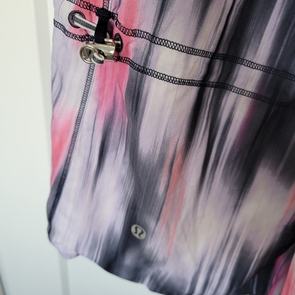 Lululemon tank top size 10 - Picture 3 of 3